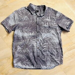 Hurley’s Men’s Short Sleeve Button Down Blue & Gray All Over Palm Print Size XL